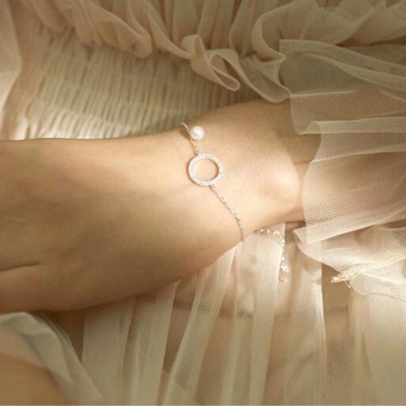 925 Sterling Silver Diamond Circle Pearl Bracelet - Picture 6 of 8